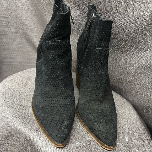 Vince Camuto Women’s Black Suede High Block Heeled Zip Ankle Booties Size 9 - Picture 7 of 7